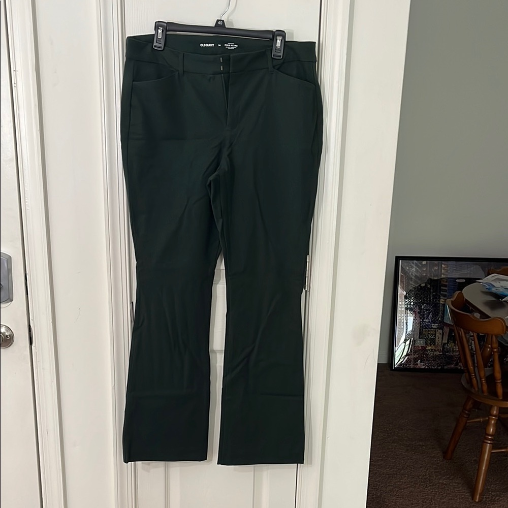 Size 14 Old Navy Forest Green Pixie Flare Pants